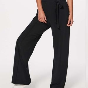 Lululemon Noir Pant